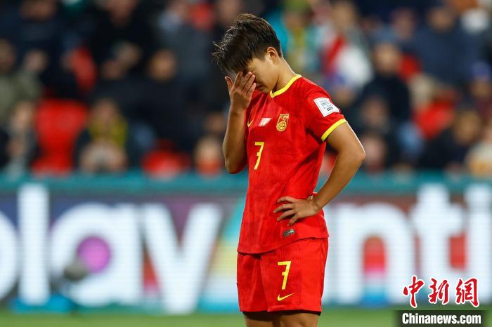 （女足世界杯）中国女足遗憾出局：“希望未来还能有更多小女孩踢球”